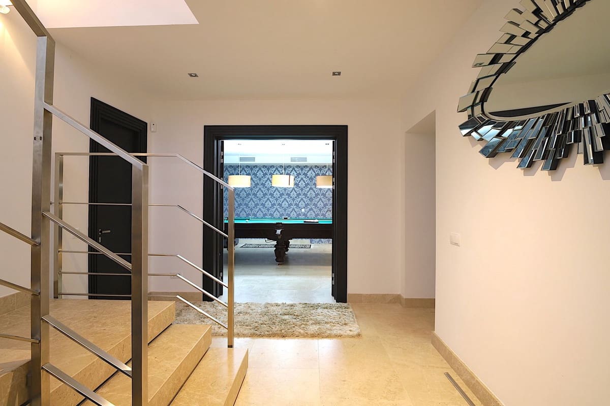 6 soveværelse Villa til salg i Nueva Andalucia - € 2.850.000 (Ref: 8556314)