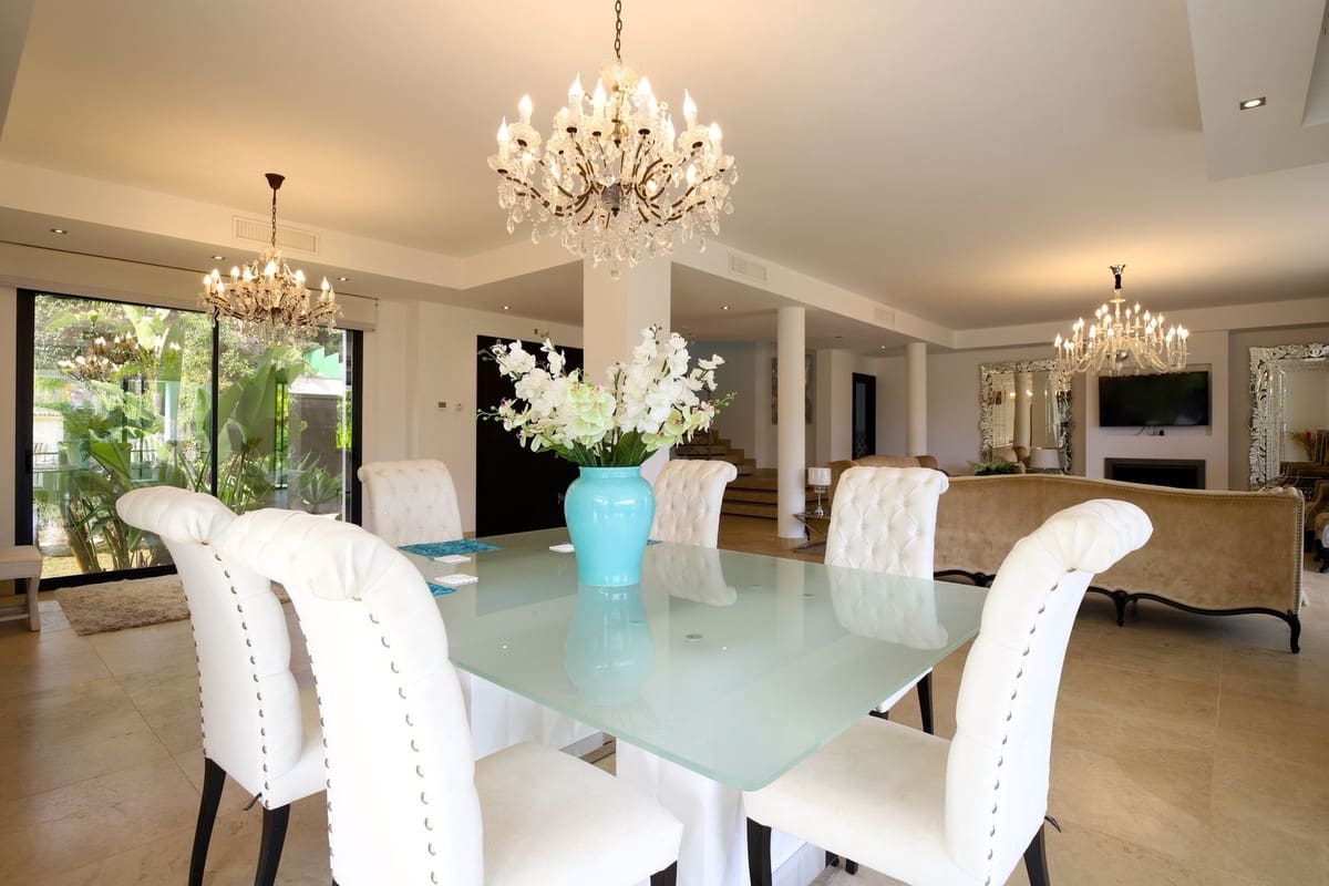 6 soveværelse Villa til salg i Nueva Andalucia - € 2.850.000 (Ref: 8556314)