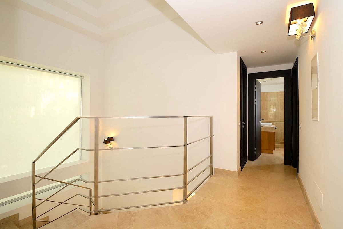 6 soveværelse Villa til salg i Nueva Andalucia - € 2.850.000 (Ref: 8556314)