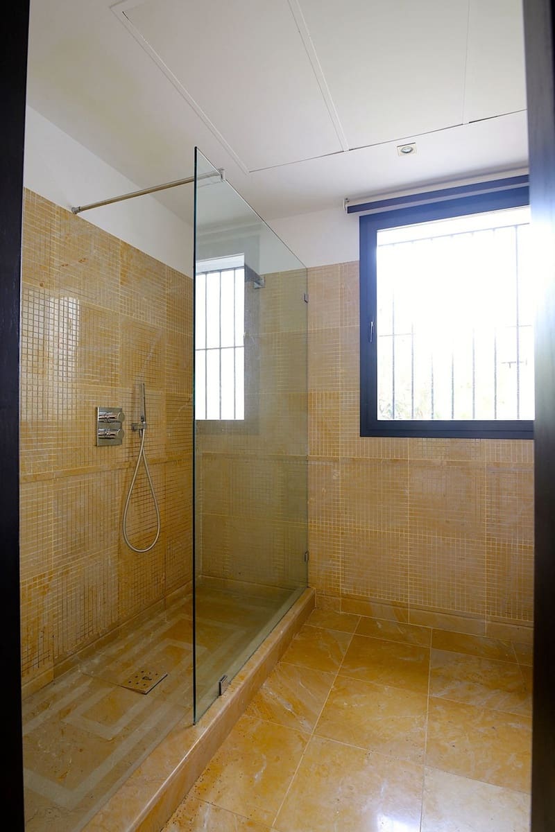 6 soveværelse Villa til salg i Nueva Andalucia - € 2.850.000 (Ref: 8556314)