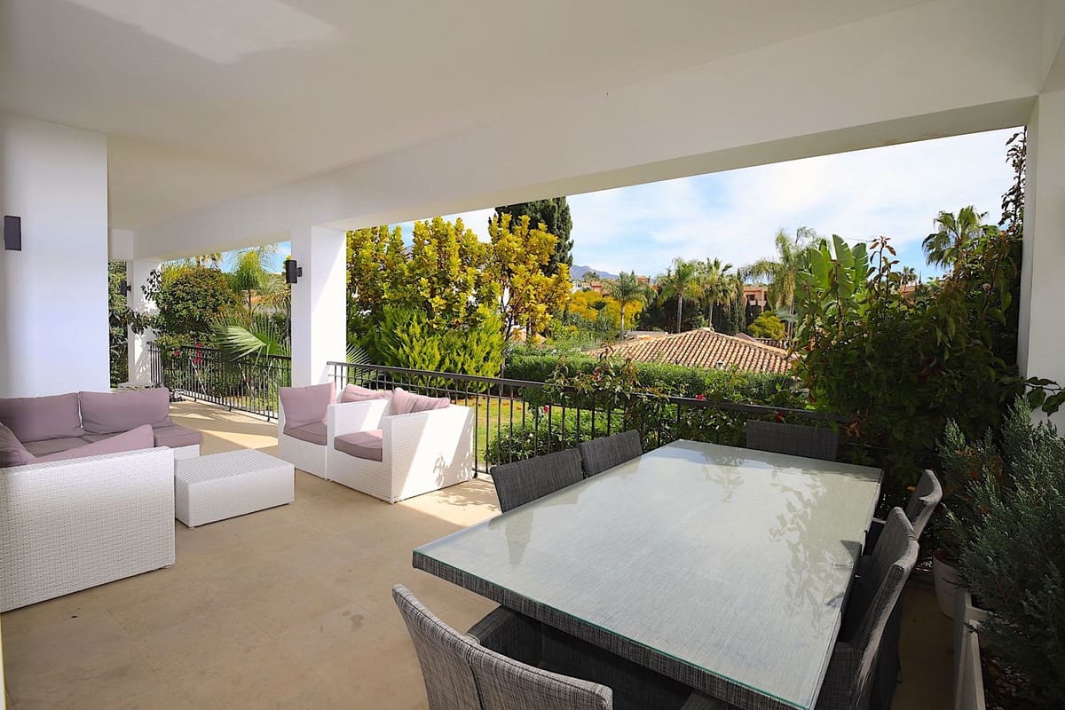 6 soveværelse Villa til salg i Nueva Andalucia - € 2.850.000 (Ref: 8556314)