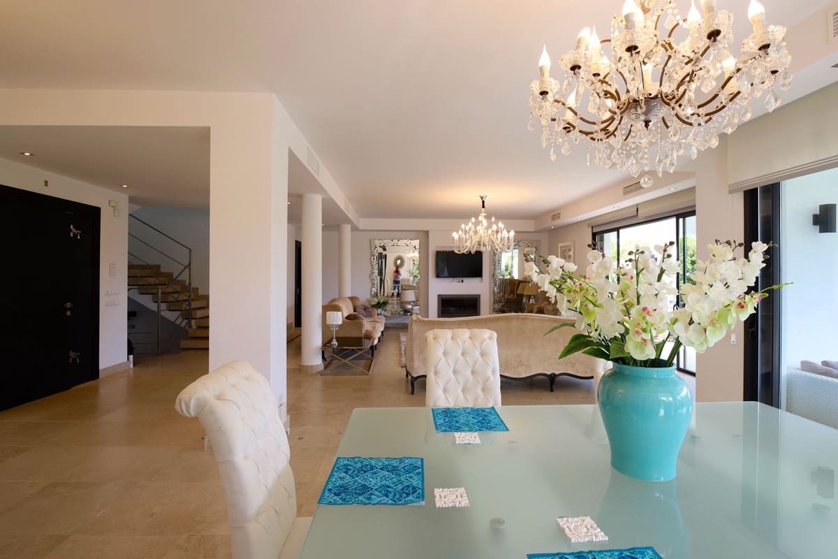 6 soveværelse Villa til salg i Nueva Andalucia - € 2.850.000 (Ref: 8556314)