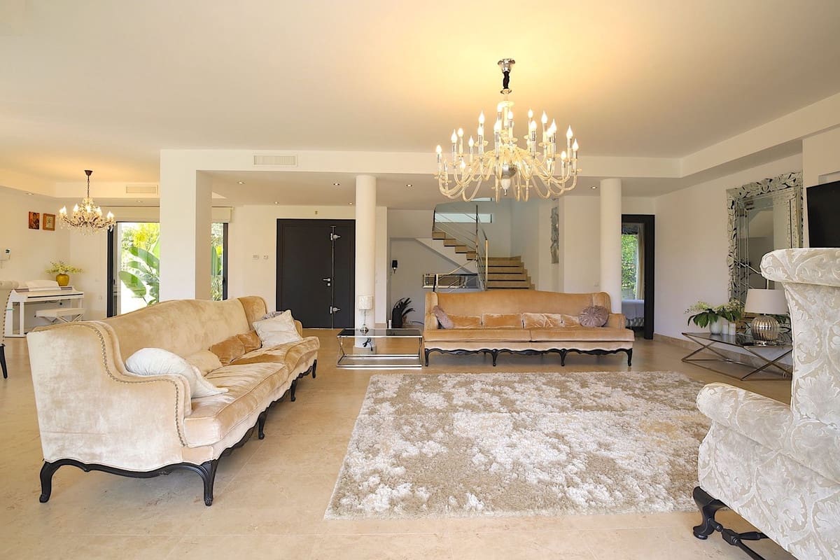 6 soveværelse Villa til salg i Nueva Andalucia - € 2.850.000 (Ref: 8556314)