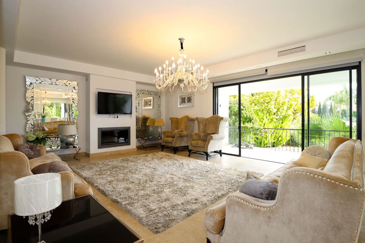 6 soveværelse Villa til salg i Nueva Andalucia - € 2.850.000 (Ref: 8556314)