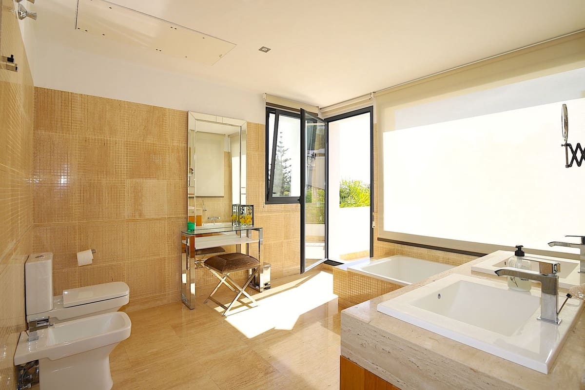 6 soveværelse Villa til salg i Nueva Andalucia - € 2.850.000 (Ref: 8556314)