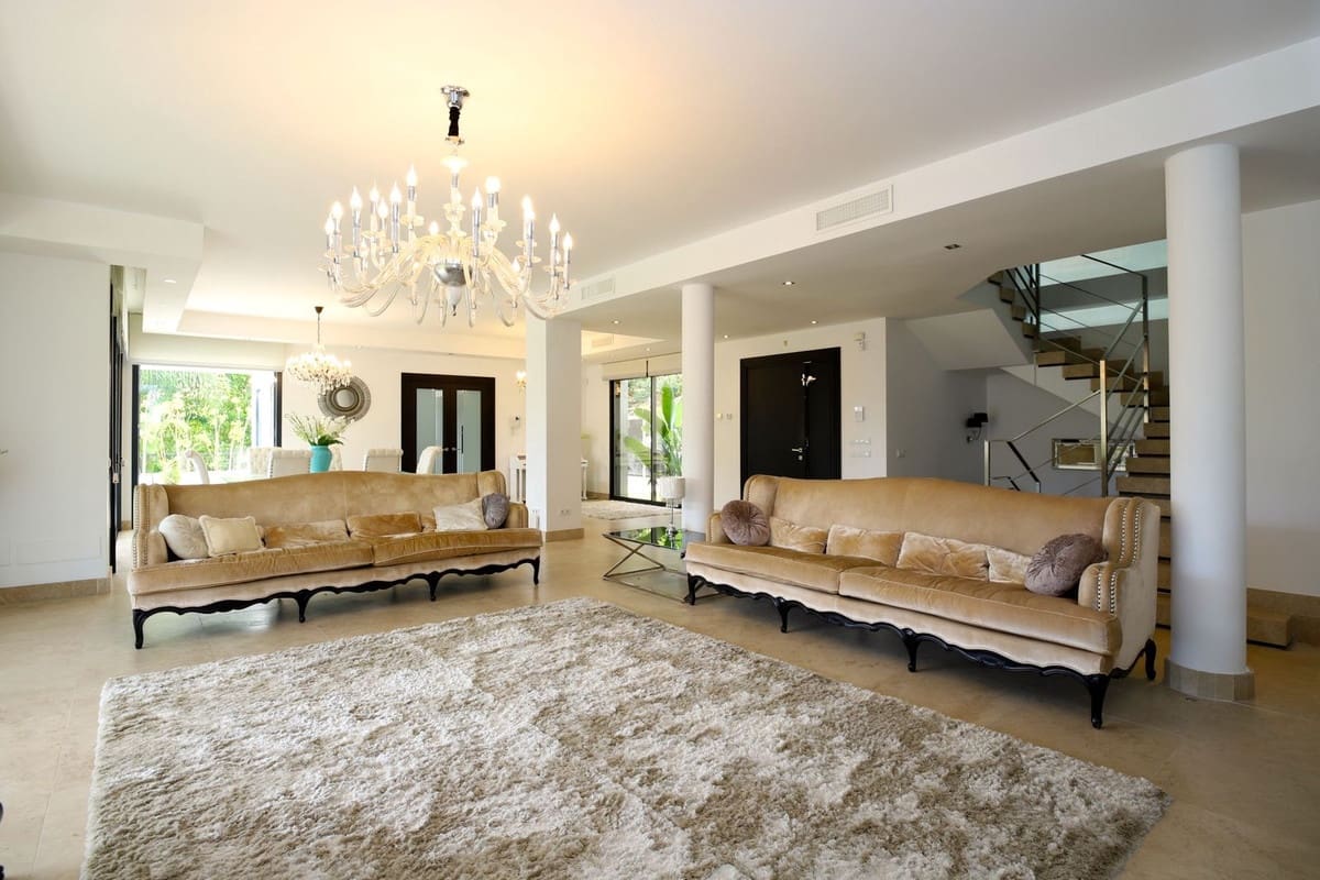 6 soveværelse Villa til salg i Nueva Andalucia - € 2.850.000 (Ref: 8556314)