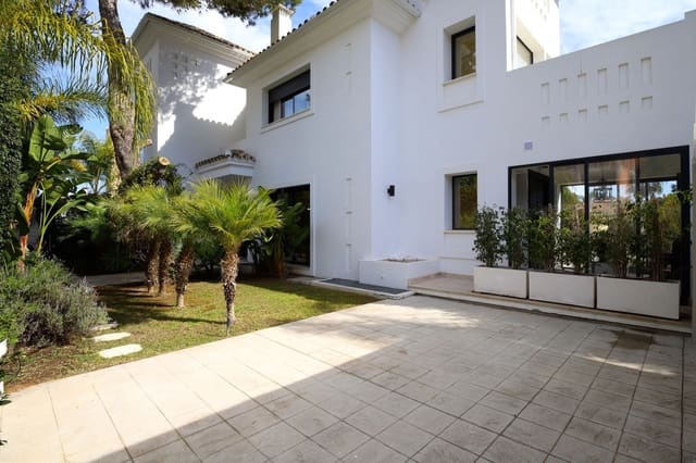 6 soveværelse Villa til salg i Nueva Andalucia, Marbella - € 2.850.000 (Ref: 8556314)