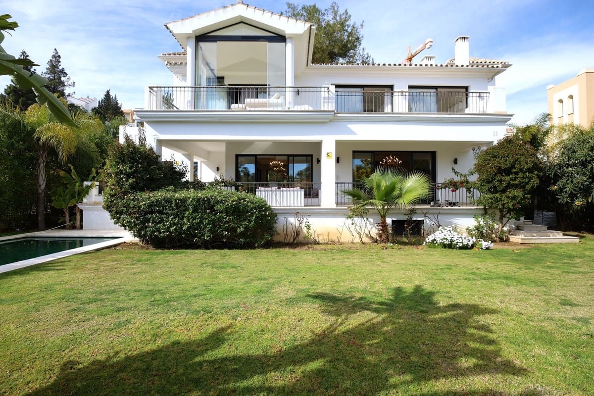 6 soveværelse Villa til salg i Nueva Andalucia - € 2.850.000 (Ref: 8556314)