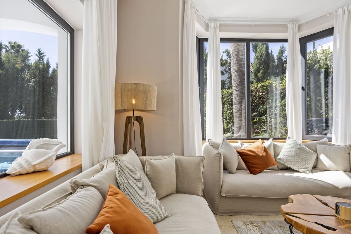 5 bedroom Villa for sale in El Paraiso - € 1,998,000 (Ref: 8562997)