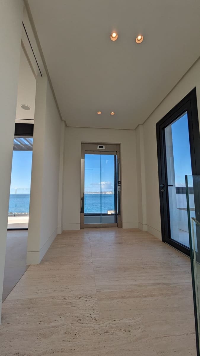 3 bedroom Apartment for sale in Estepona with garage - € 5,000,000 (Ref: 8569347)