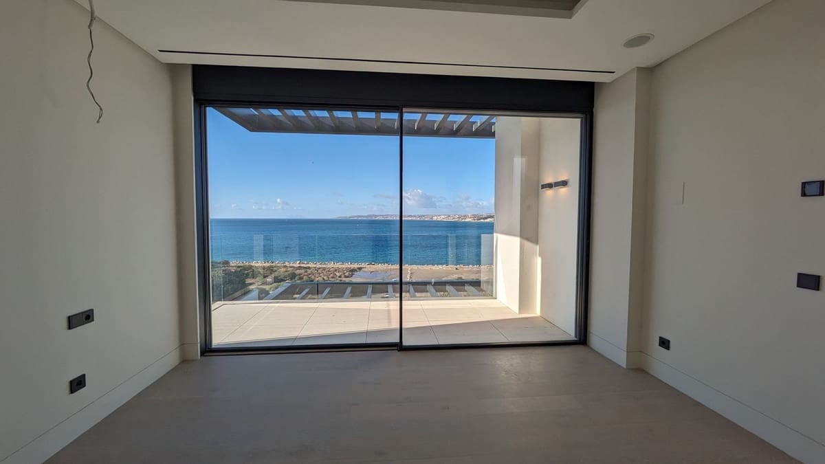 3 bedroom Apartment for sale in Estepona with garage - € 5,000,000 (Ref: 8569347)