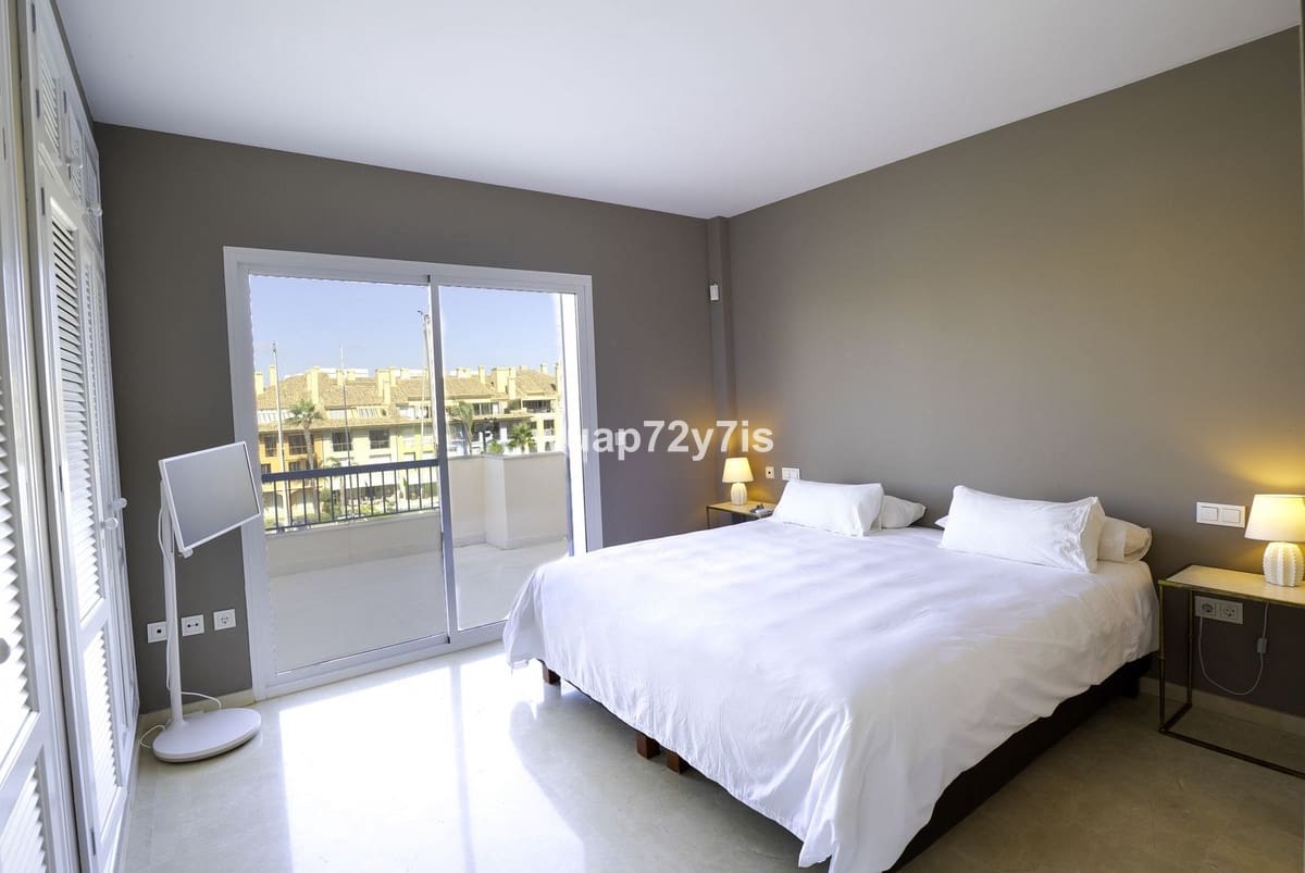 4 soveværelse Lejlighed til salg i Sotogrande - € 1.495.000 (Ref: 8576040)