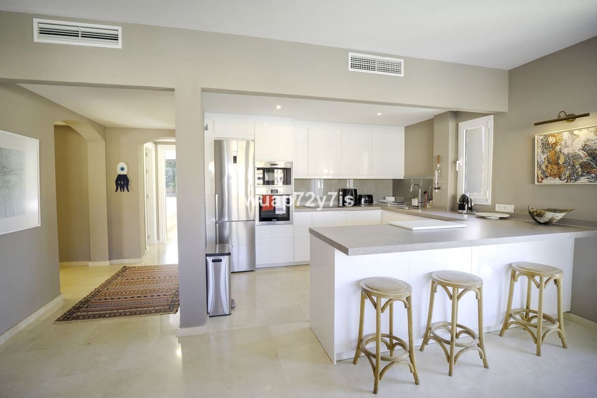 4 soveværelse Lejlighed til salg i Sotogrande - € 1.495.000 (Ref: 8576040)