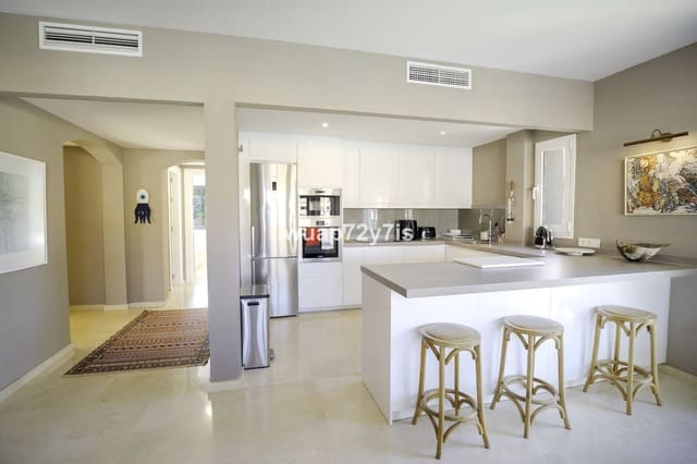 4 soveværelse Lejlighed til salg i Sotogrande, San Roque - € 1.495.000 (Ref: 8576040)