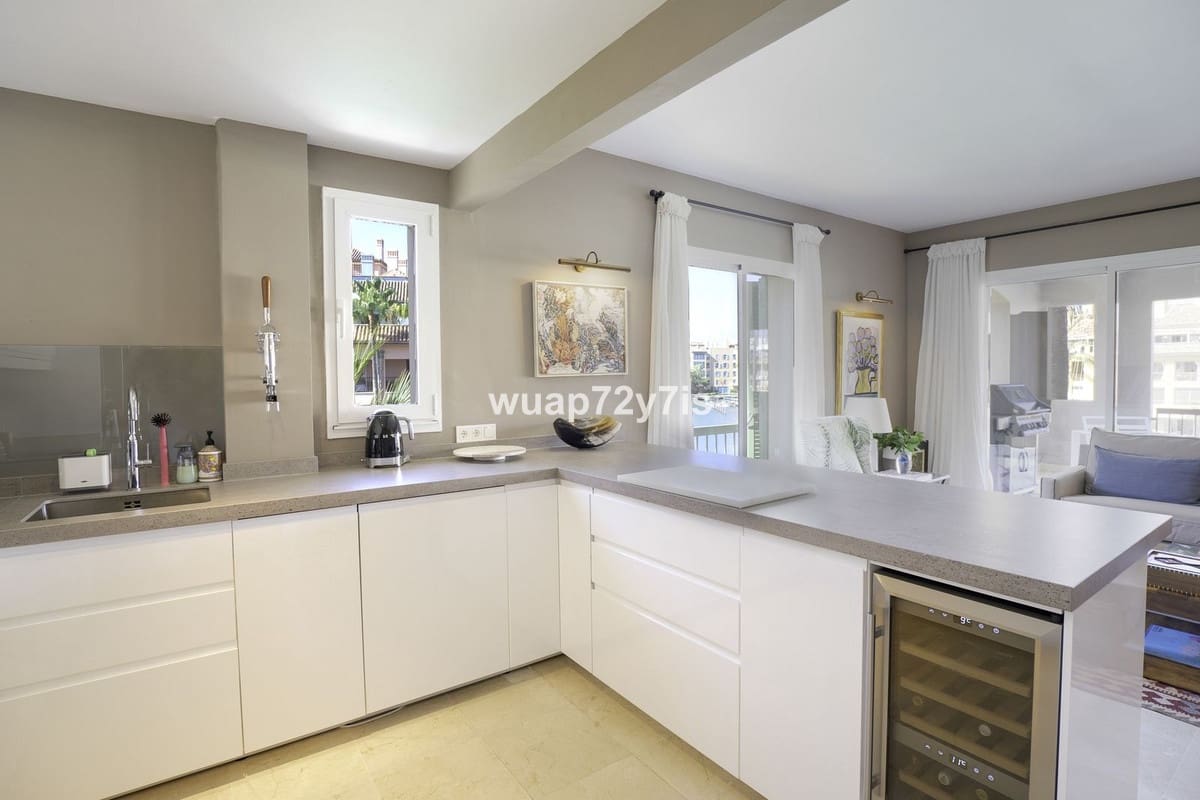 4 soveværelse Lejlighed til salg i Sotogrande - € 1.495.000 (Ref: 8576040)