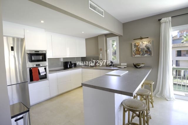 4 soveværelse Lejlighed til salg i Sotogrande, San Roque - € 1.495.000 (Ref: 8576040)