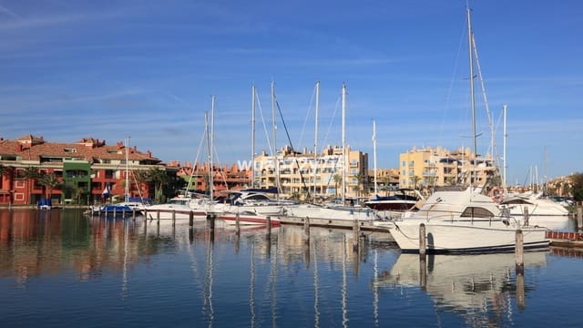4 soveværelse Lejlighed til salg i Sotogrande, San Roque - € 1.495.000 (Ref: 8576040)