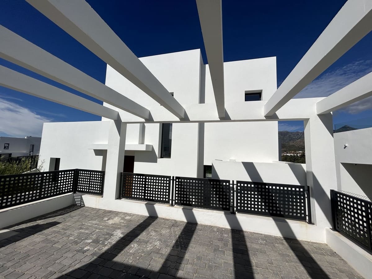 4 sypialnia Willa na sprzedaż w Rio Real z garażem - 2 500 000 € (Ref: 8576044)