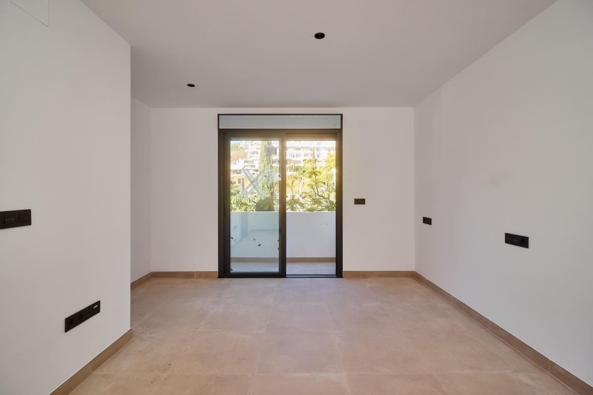 Chalet de 4 habitaciones en La Cala de Mijas en venta con garaje - 1.390.000 € (Ref: 8591280)