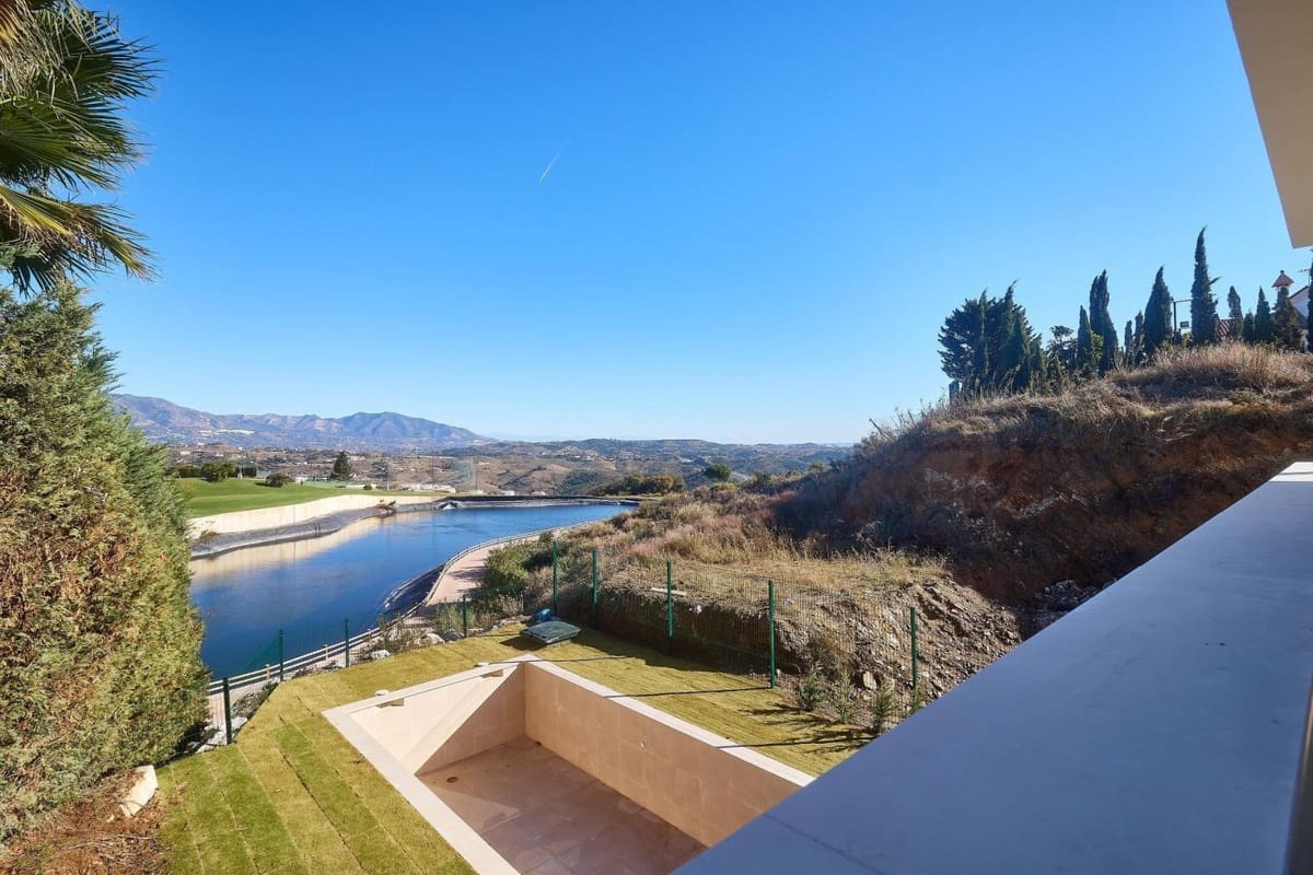Chalet de 4 habitaciones en La Cala de Mijas en venta con garaje - 1.390.000 € (Ref: 8591280)