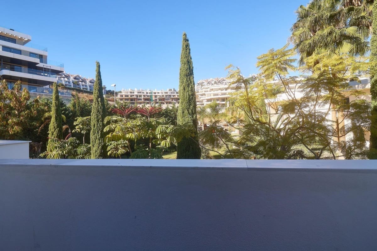 Chalet de 4 habitaciones en La Cala de Mijas en venta con garaje - 1.390.000 € (Ref: 8591280)