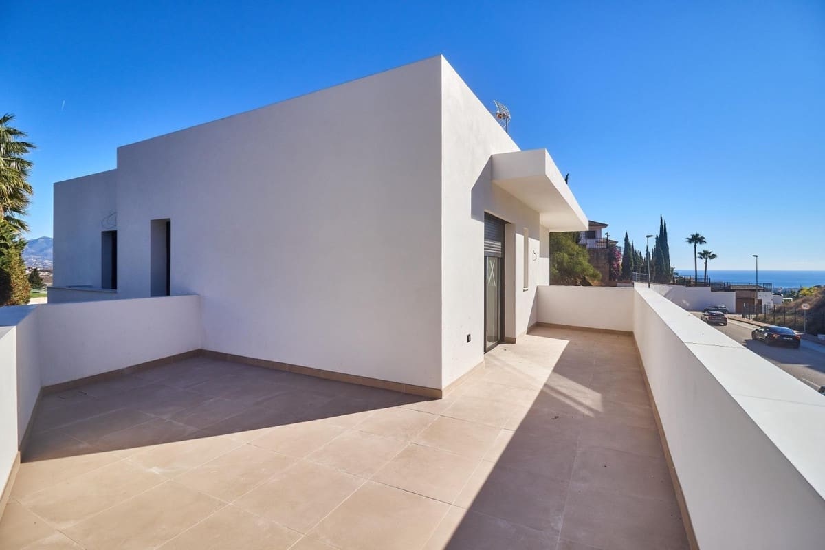 4 sypialnia Willa na sprzedaż w La Cala de Mijas z garażem - 1 390 000 € (Ref: 8591280)