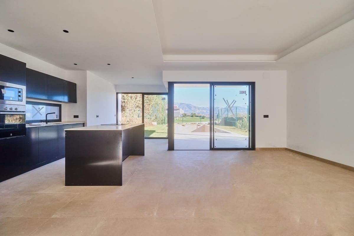 4 bedroom Villa for sale in La Cala de Mijas with garage - € 2,100,000 (Ref: 8591280)