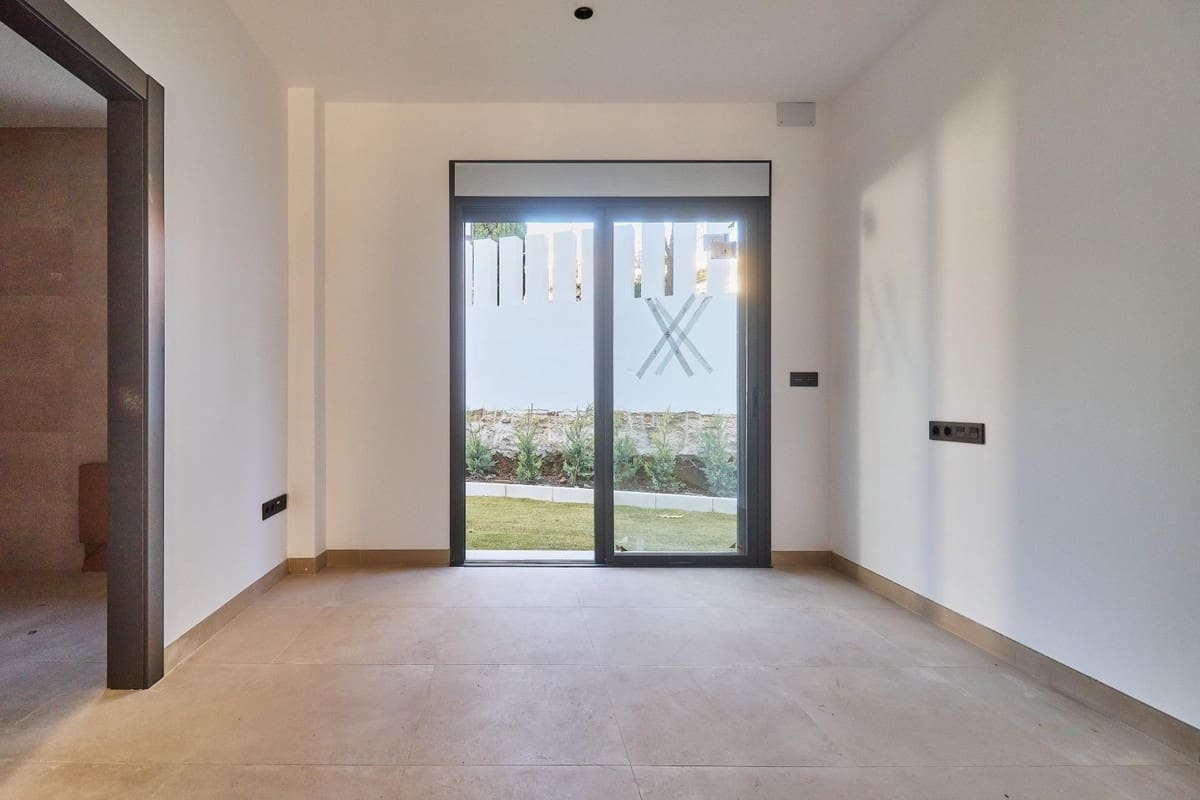 4 bedroom Villa for sale in La Cala de Mijas with garage - € 2,100,000 (Ref: 8591280)