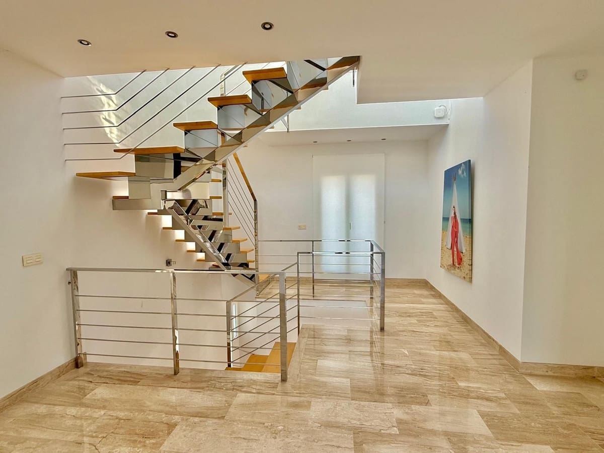 5 soveværelse Villa til salg i El Rosario med garage - € 2.350.000 (Ref: 8591293)