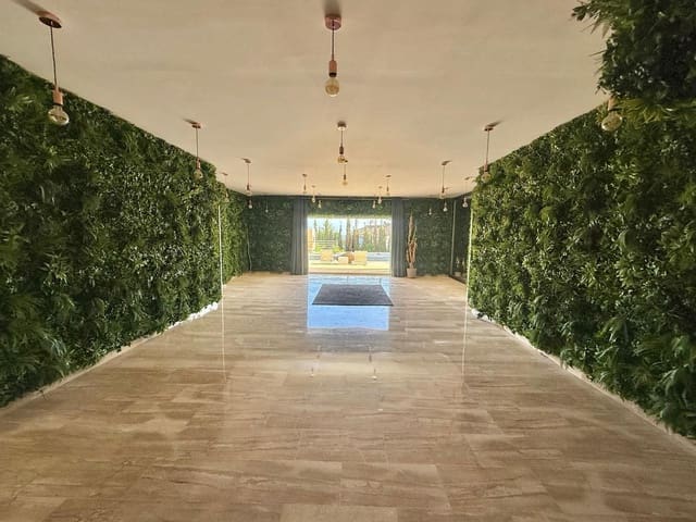 5 soveværelse Villa til salg i El Rosario, Marbella med garage - € 2.350.000 (Ref: 8591293)