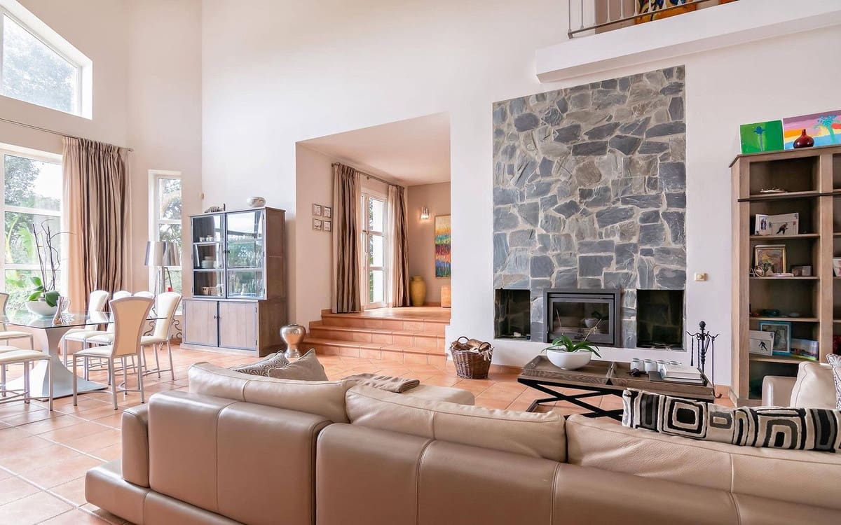 6 bedroom Villa for sale in Sotogrande - € 1,850,000 (Ref: 8604242)