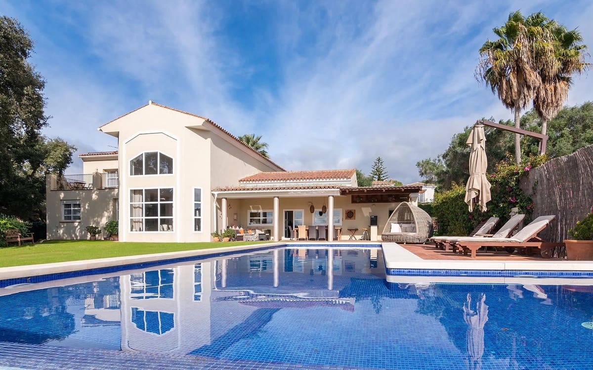 6 bedroom Villa for sale in Sotogrande - € 1,850,000 (Ref: 8604242)