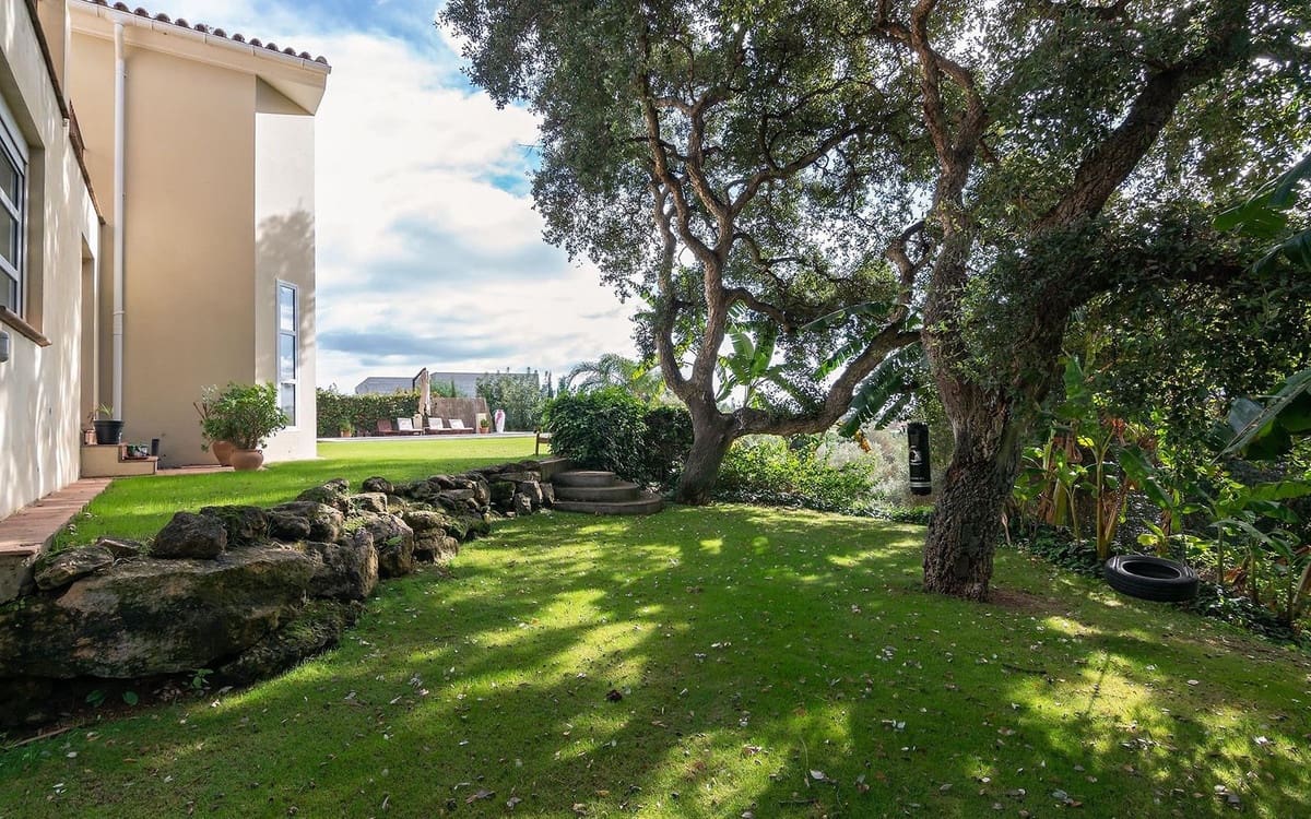 6 bedroom Villa for sale in Sotogrande - € 1,850,000 (Ref: 8604242)