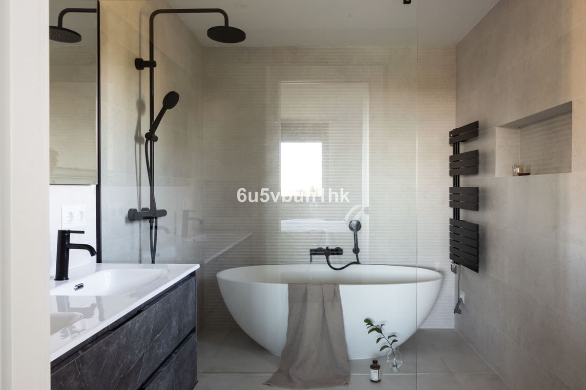 3 bedroom Villa for sale in La Quinta - € 1,750,000 (Ref: 8610160)