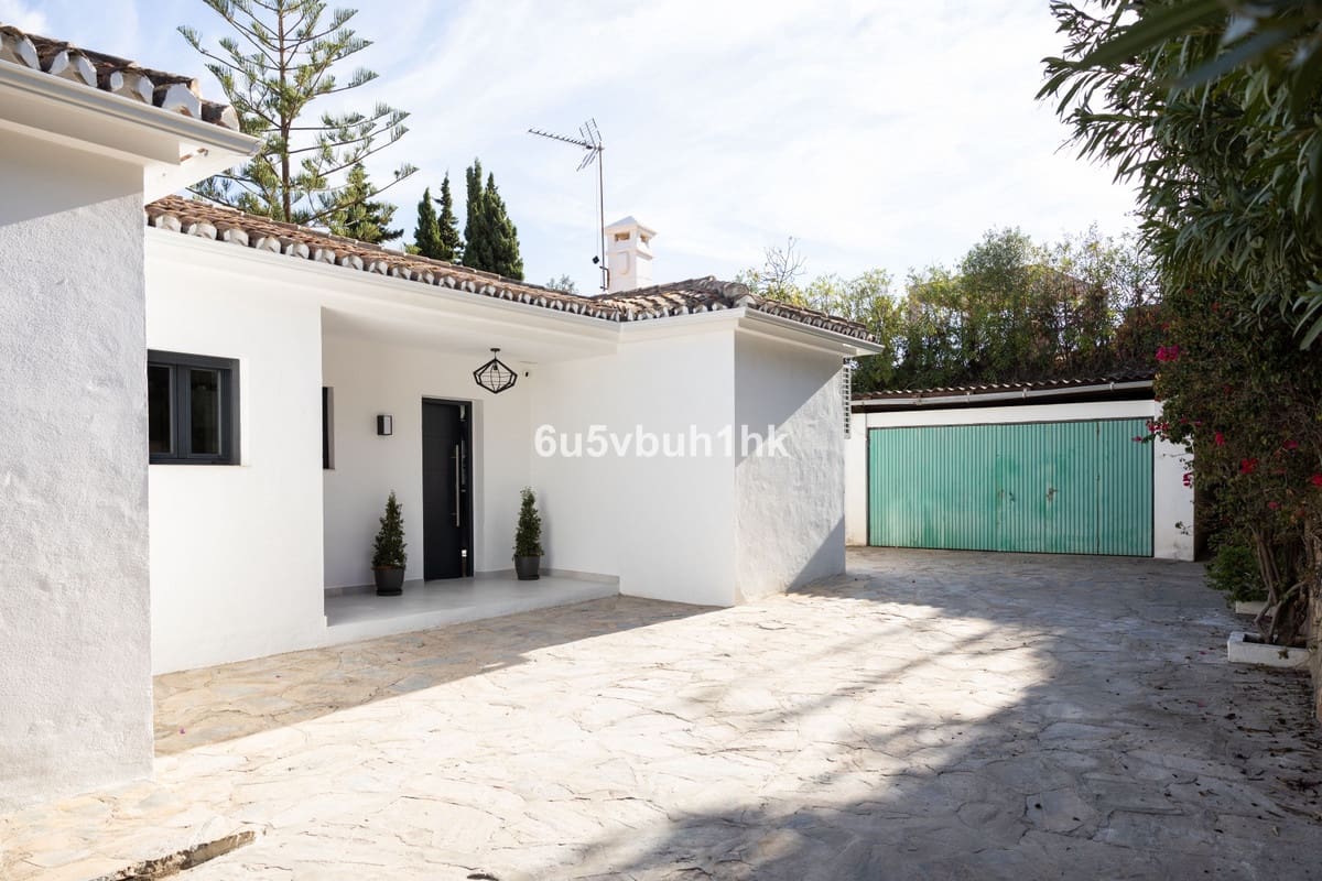 3 bedroom Villa for sale in La Quinta - € 1,750,000 (Ref: 8610160)