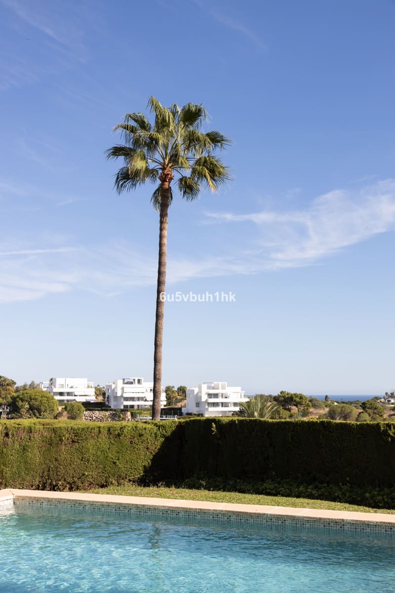 3 bedroom Villa for sale in La Quinta - € 1,750,000 (Ref: 8610160)