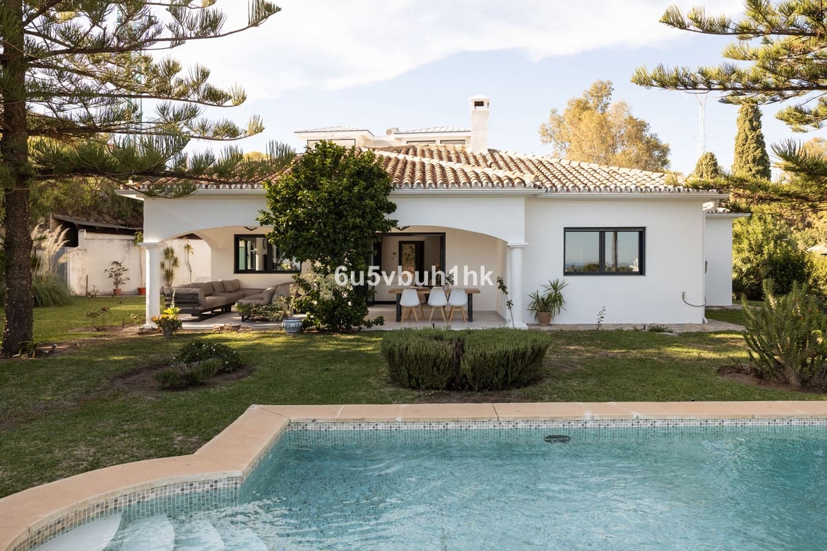 3 bedroom Villa for sale in La Quinta - € 1,750,000 (Ref: 8610160)