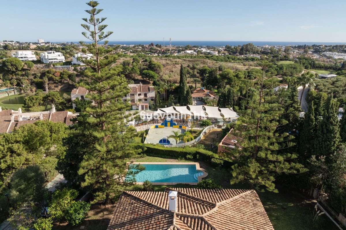 3 bedroom Villa for sale in La Quinta - € 1,750,000 (Ref: 8610160)