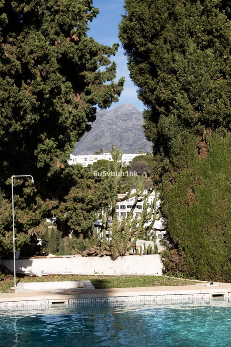 3 bedroom Villa for sale in La Quinta - € 1,750,000 (Ref: 8610160)