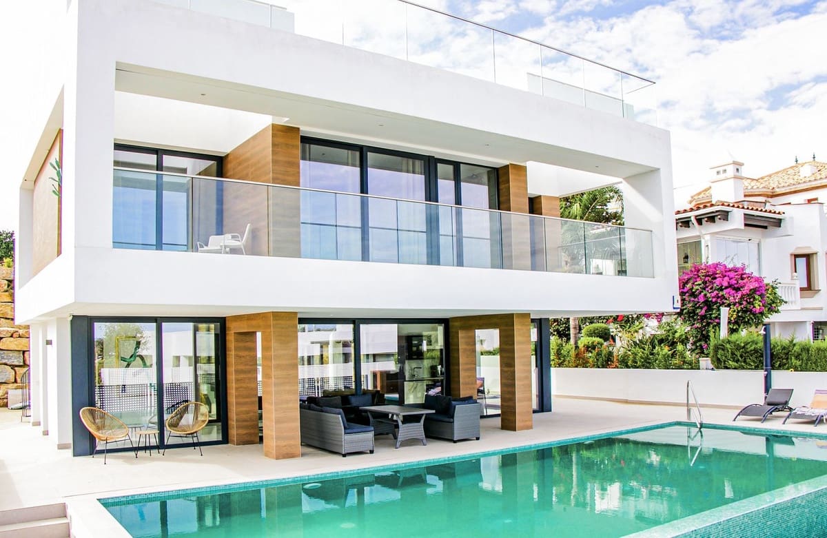 3 makuuhuone Huvila myytävänä paikassa Estepona - 1 494 000 € (Ref: 8610167)