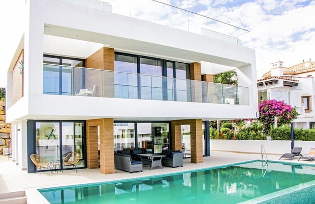 3 makuuhuone Huvila myytävänä paikassa Estepona - 1 494 000 € (Ref: 8610167)
