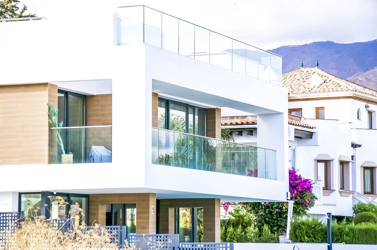 3 makuuhuone Huvila myytävänä paikassa Estepona - 1 494 000 € (Ref: 8610167)