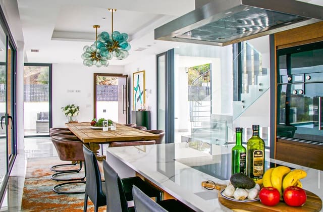 3 makuuhuone Huvila myytävänä paikassa Estepona - 1 494 000 € (Ref: 8610167)