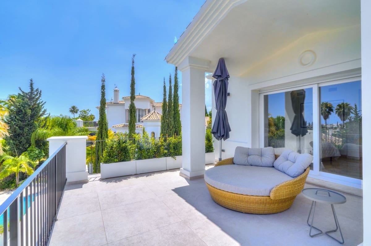 6 soverom Villa til salgs i Nueva Andalucia - € 3 700 000 (Ref: 8620976)