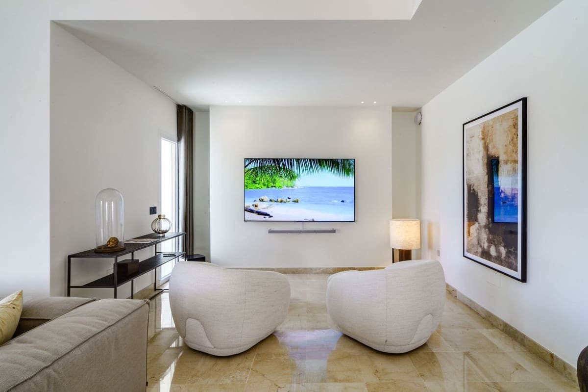 6 soverom Villa til salgs i Nueva Andalucia - € 3 700 000 (Ref: 8620976)