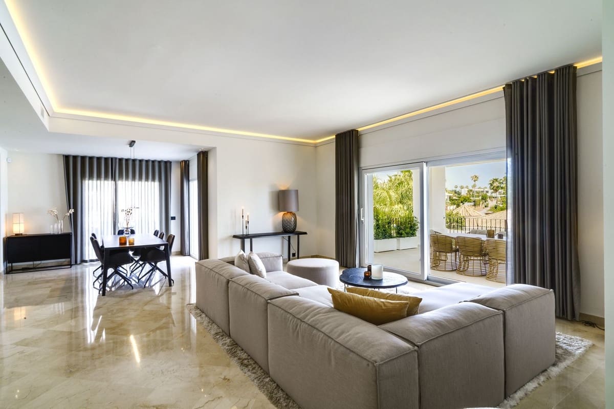 6 soverom Villa til salgs i Nueva Andalucia - € 3 700 000 (Ref: 8620976)