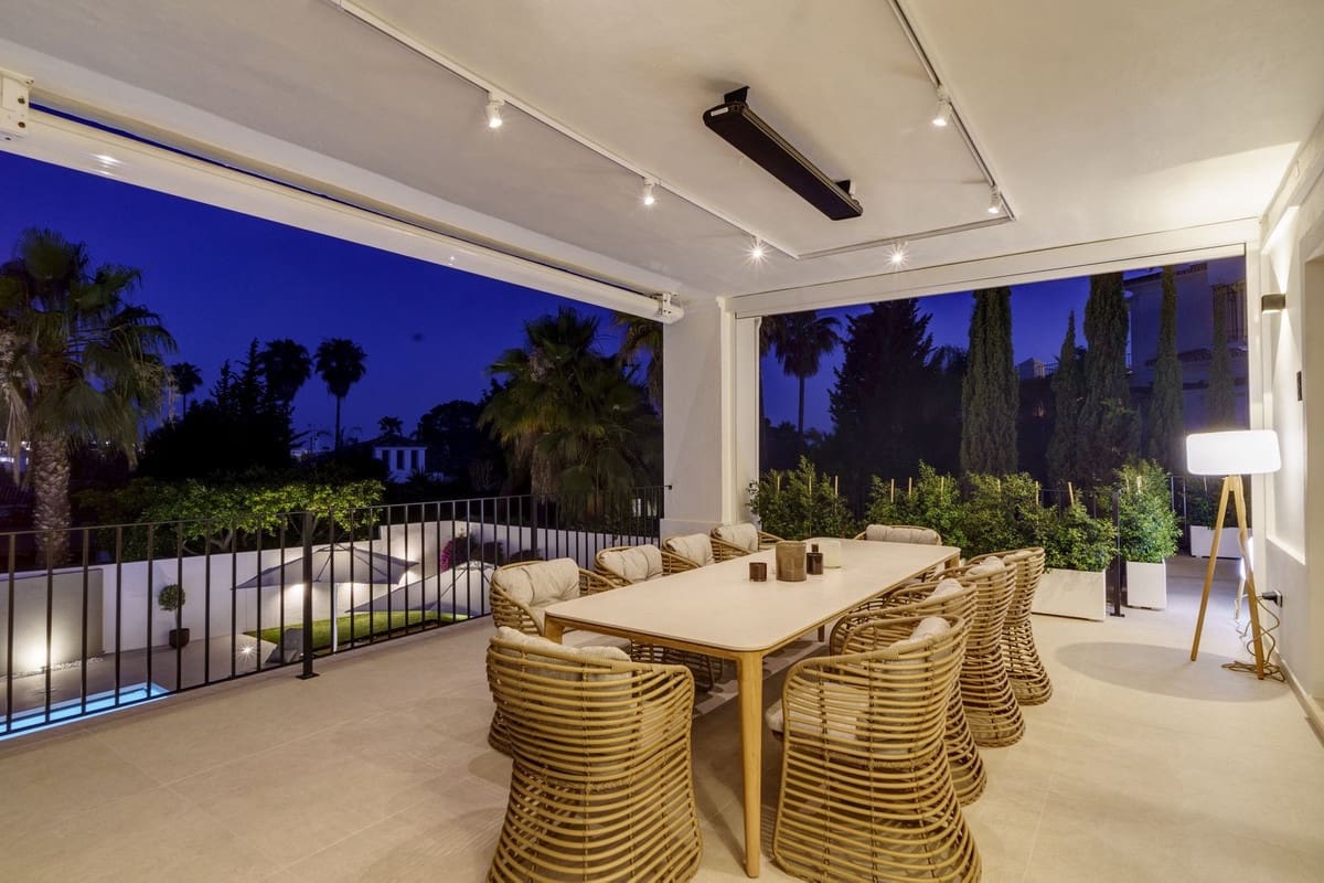 6 soverom Villa til salgs i Nueva Andalucia - € 3 700 000 (Ref: 8620976)