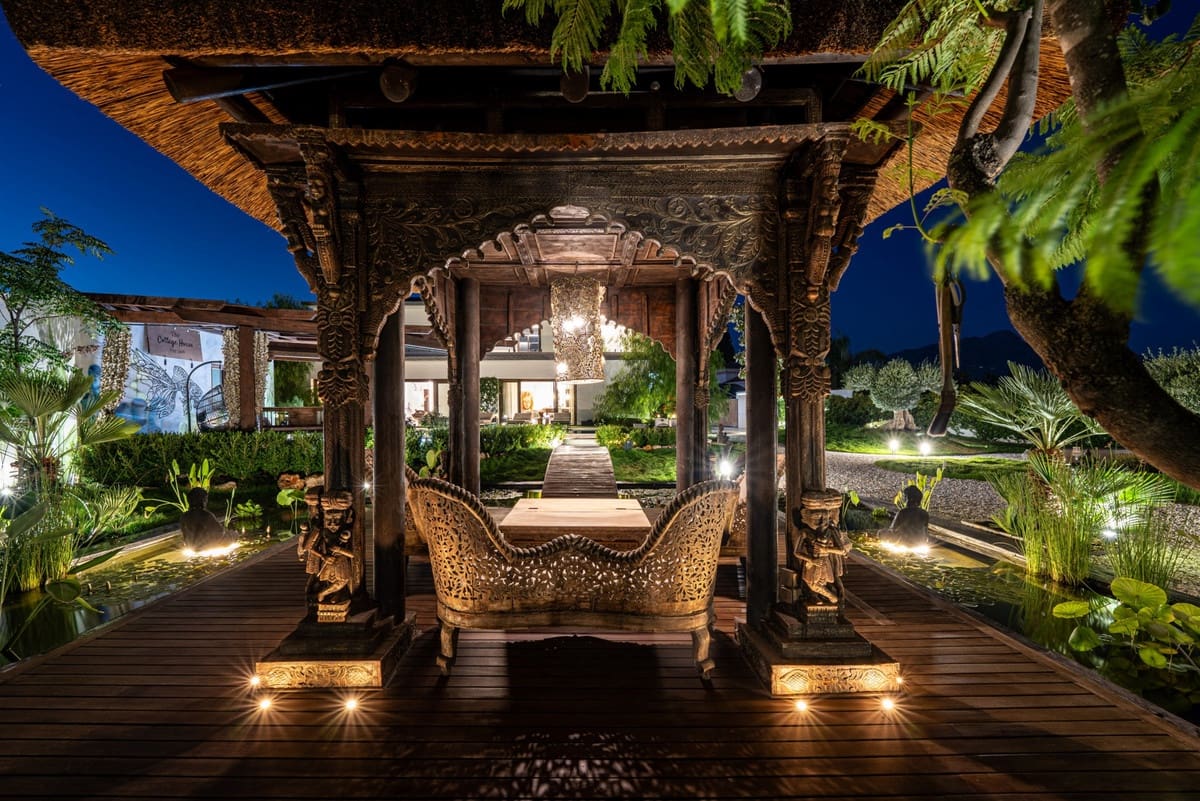 5 bedroom Villa for sale in Benahavis - € 3,950,000 (Ref: 8620982)