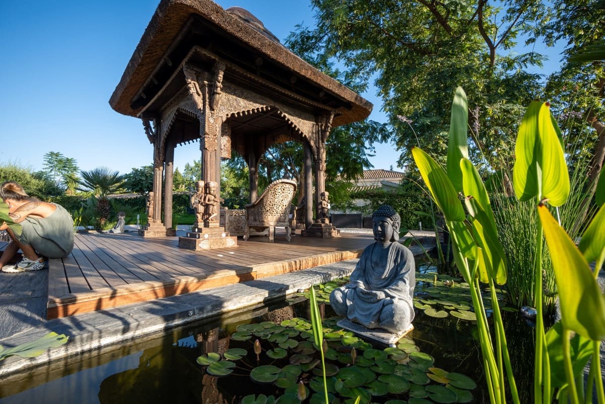 5 bedroom Villa for sale in Benahavis - € 3,950,000 (Ref: 8620982)