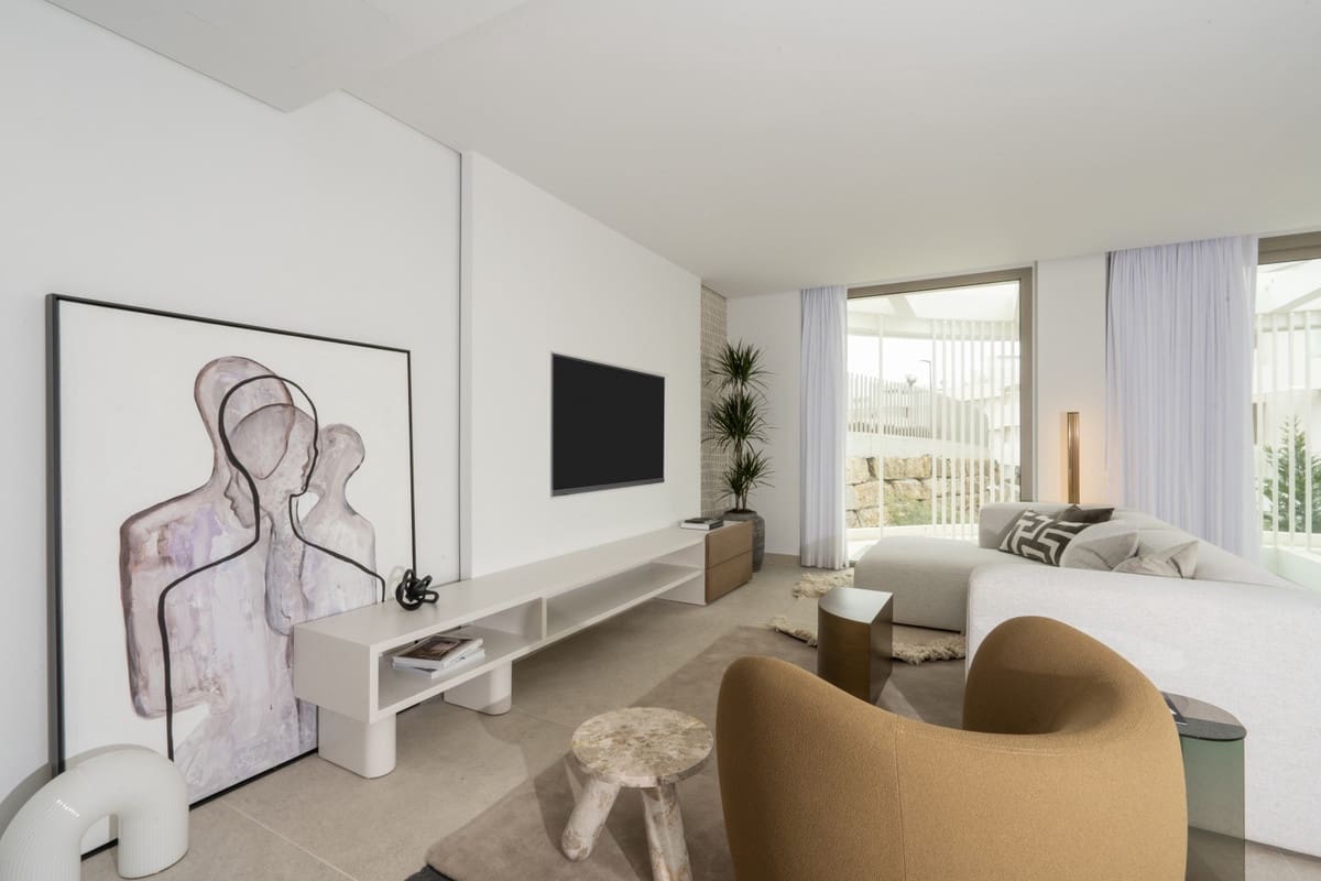 3 bedroom Apartment for sale in Marbella with garage - € 1,199,000 (Ref: 8635845)